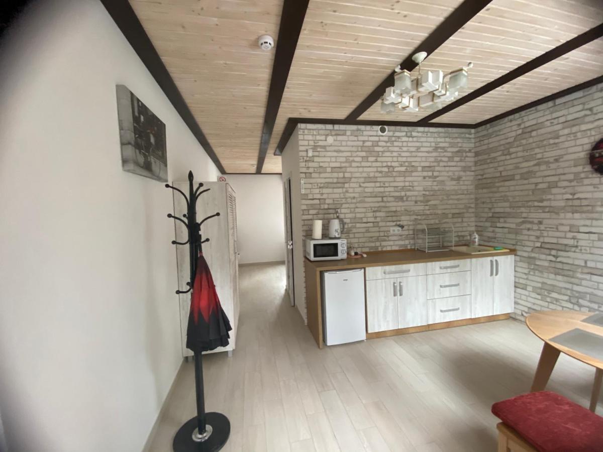 SkhidnytsiaФеєрія Лісу公寓式酒店 外观 照片